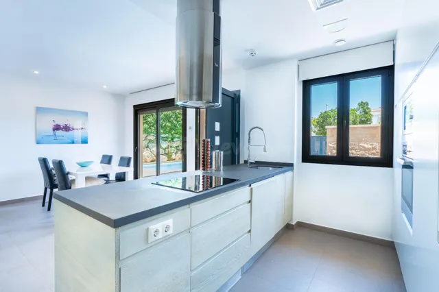 VILLA MODERNA CON PISCINA PRIVADA Y ESPECTACULAR SOLARIUM | CIUDAD QUESADA — 11