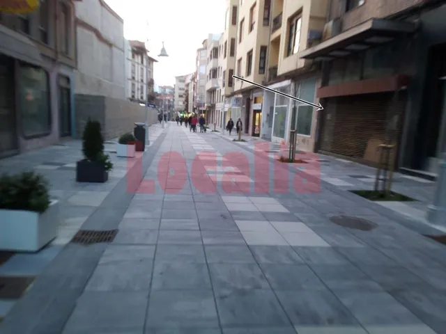 Local en venta en Torrelavega de 136 m2