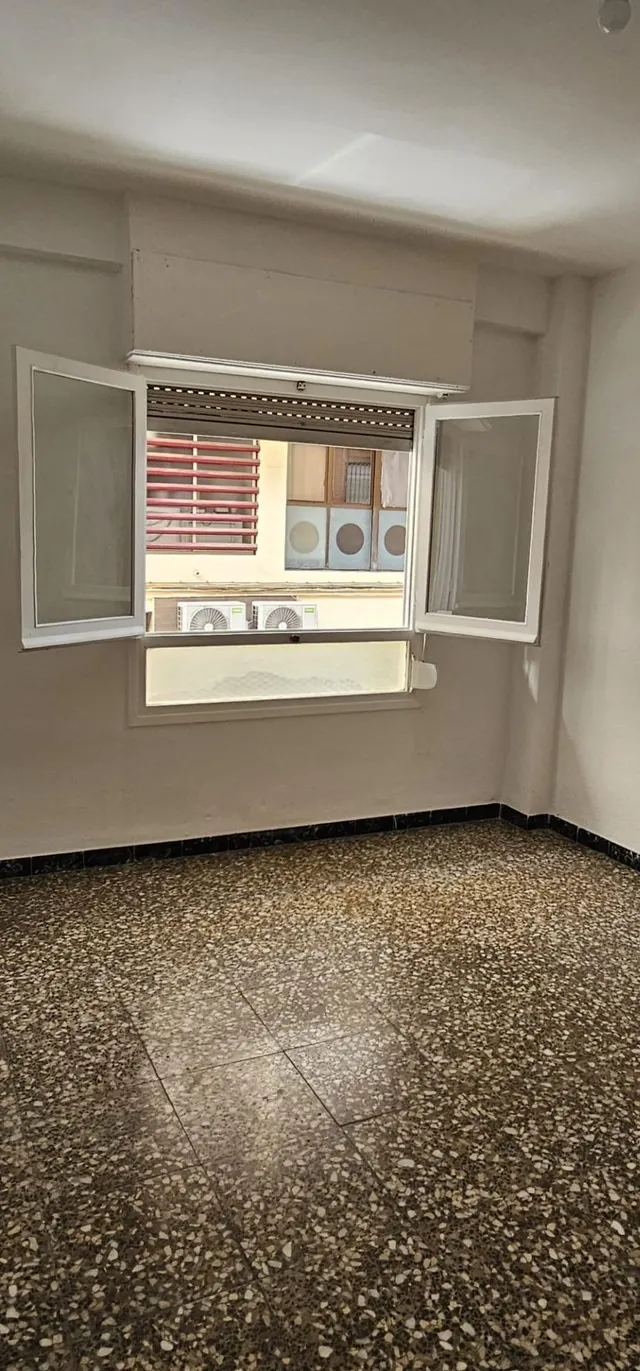 Acogedor Piso en Venta en San Blas, Alicante por €159,000 — 27