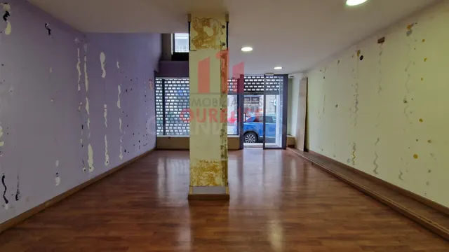 LOTE COMPUESTO POR LOCAL COMERCIAL Y VIVIENDA — 3