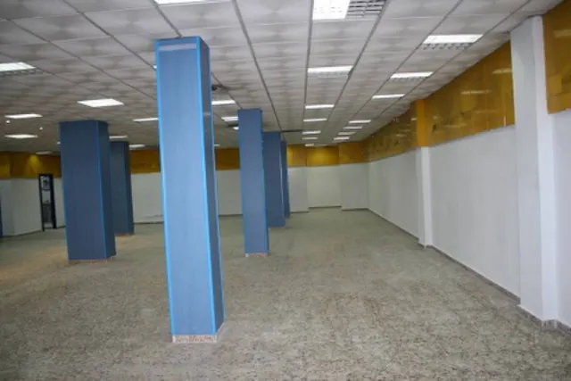 Alquiler local comercial en Orihuela, 120 m2. de superficie,  con 1 aseo. — 15