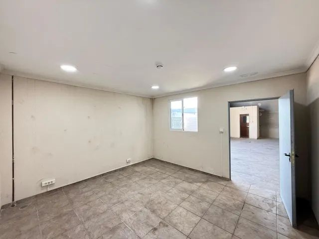 Nave Industrial en Alquiler de 330 m2 + 210 m2 de Patio | 540 m2 de Parcela — 14