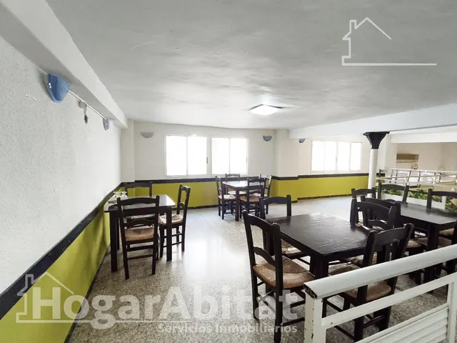 ¡PERFECTO PARA INVERTIR! CASA LUMINOSA Y ESQUINERA, CON LOCAL COMERCIAL — 39