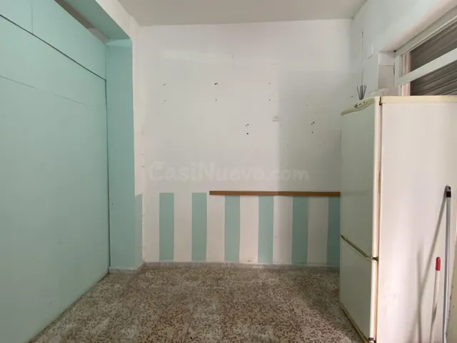 Local comercial junto entre Av. Barcelona y Av. Libia - foto 4