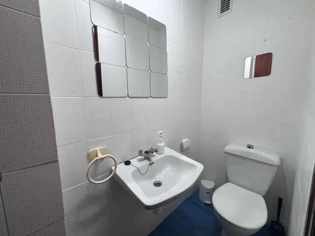 Piso para estudiantes muy luminoso de 3 dormitorios en la Alameda, Cartagena. — 11