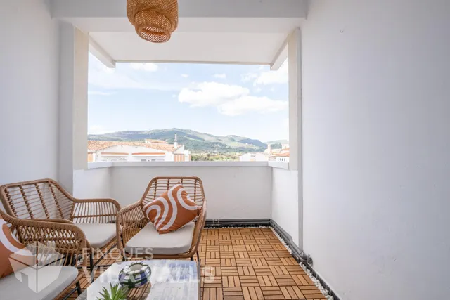 Piso amplio en Caldes con terraza, galería y ascensor