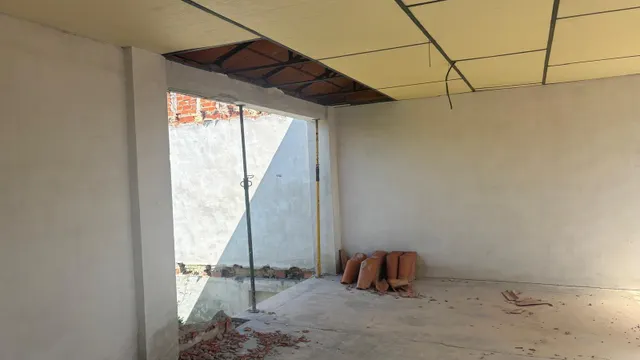 NAVE INDUSTRIAL CON MUCHAS POSIBILIDADES — 30