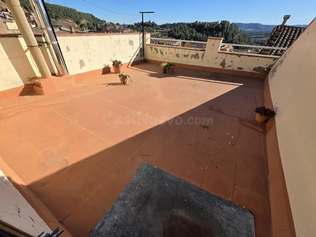 VENTA CASA EN JORBA ZONA CENTRO GARAJE, TERRAZA Y VISTAS!!