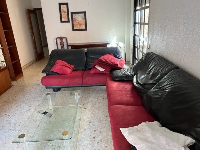 Venta de piso céntrico, 3 dormitorios, 2 baños, zona santa eulalia y universidad — 4