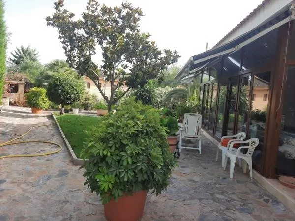 Magnifico chalet cercano al casco urbano — 9