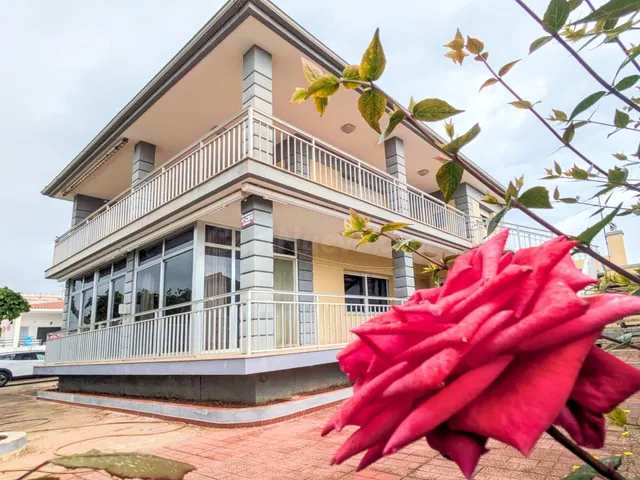 MAGNIFICO CHALET DE DOS PLANTAS EN VENDA A 5 MINUTOS DE LA P