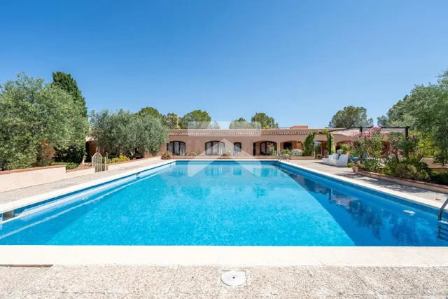 Finca histórica destinada a hotel con bodegas en Priorat - foto 3