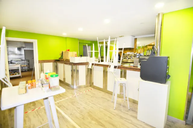 Urbis te ofrece un local comercial en venta en zona Centro, Salamanca. — 10