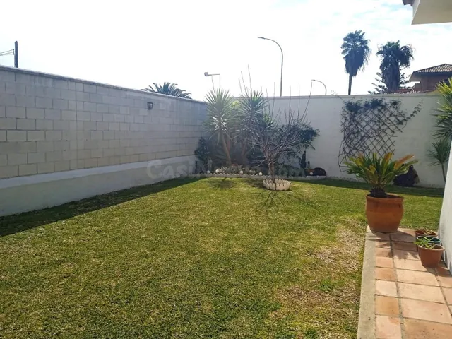 Chalet de Lujo en Valdelagrana - foto 2