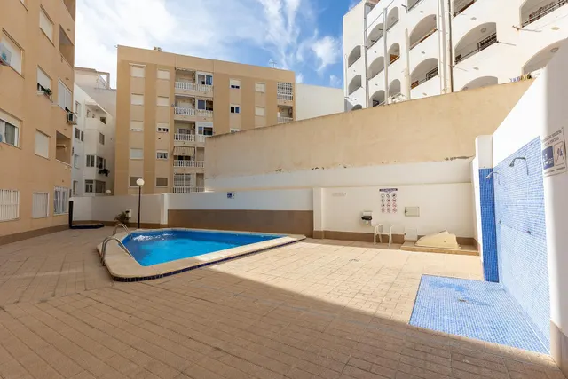Oportunidad junto a la playa de los Locos, 2 dormitorios piscina y garaje — 24