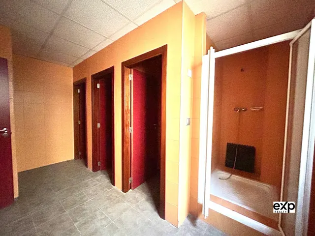Planta baja diáfana en zona  La Petxina-Juan Llorens — 39