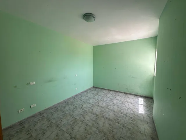 PISO EN VECINDARIO — 16