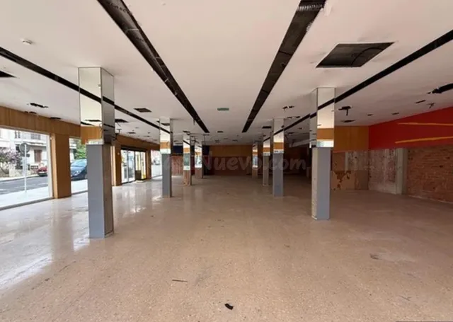 LOCAL COMERCIAL EN VENTA EN CASTELLÒ D'EMPÚRIES — 2