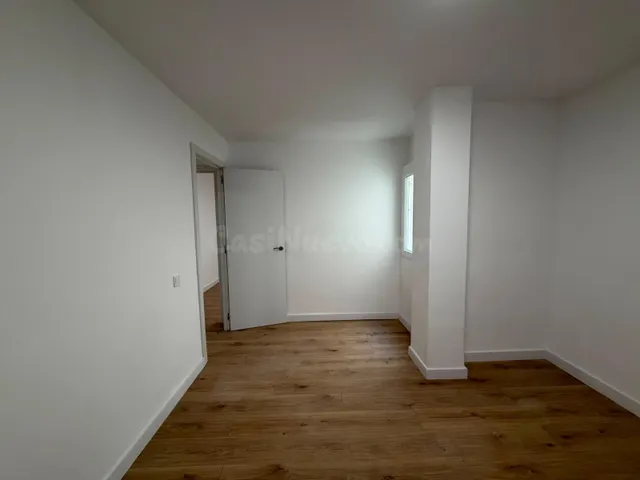 Apartamento con terraza, Alicante, Torrevieja, Playa del Acequión. 3 habitaciones, 108 m2, 90 metros al mar — 25