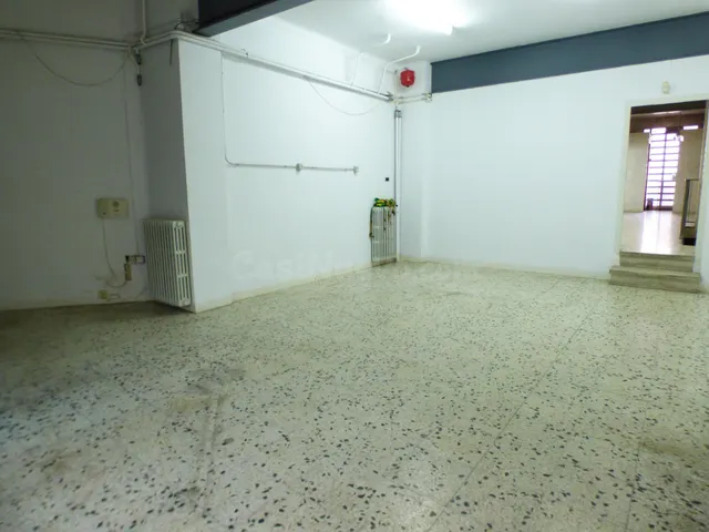 Local comercial con entrada de vehículos en alquiler en Manr - foto 4