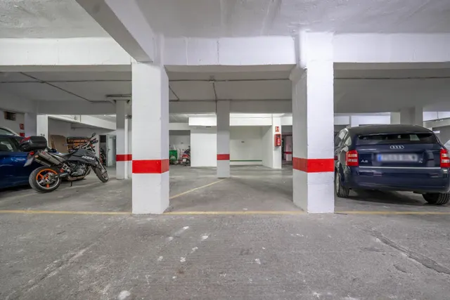 Alquiler plaza de aparcamiento para moto en Arabial — 20
