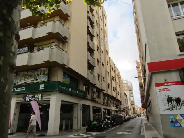CENTRO GANDÍA - PASEO GERMANIAS - PLAZA DE GARAJE ABIERTA - SE ALQUILA — 4