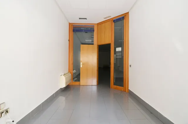 Urbis te ofrece un local en alquiler en zona Centro, Salamanca. — 22