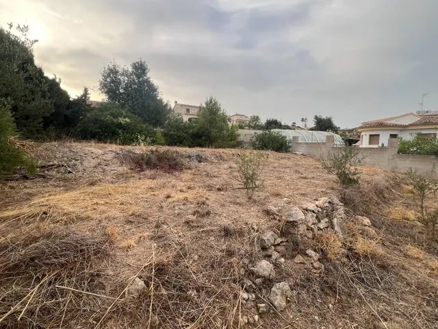 Se vende terreno cerca del pueblo en Calpe - foto 4