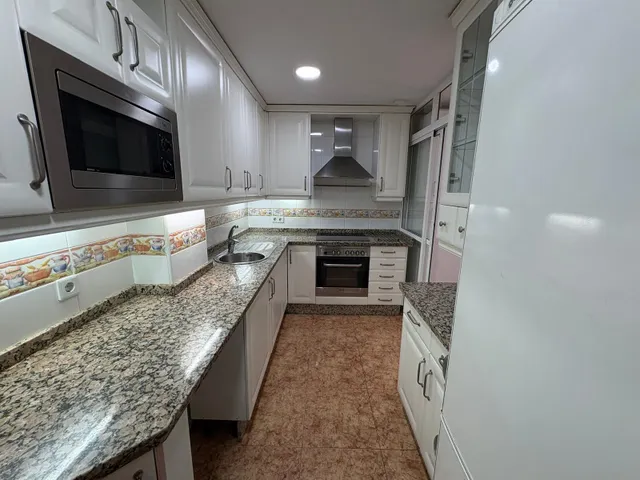 4 habitaciones y ascensor junto a la Avenida del Aeropuerto — 8