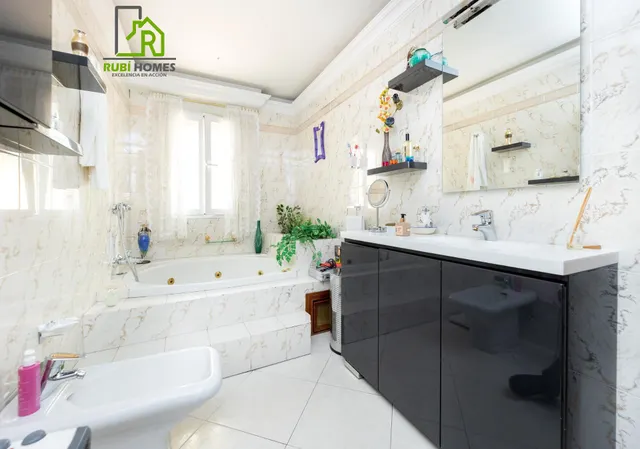 Espectacular chalet independiente con piscina en Alfacar — 31