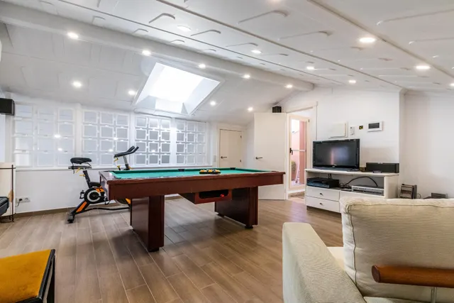 PRECIOSA CASA DE LUXE A LA ZONA DE L'ESGLÉSIA — 48