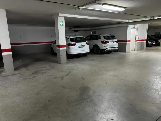 PLAZA DE GARAJE EN VENTA EN CALLE SANTOS — 7