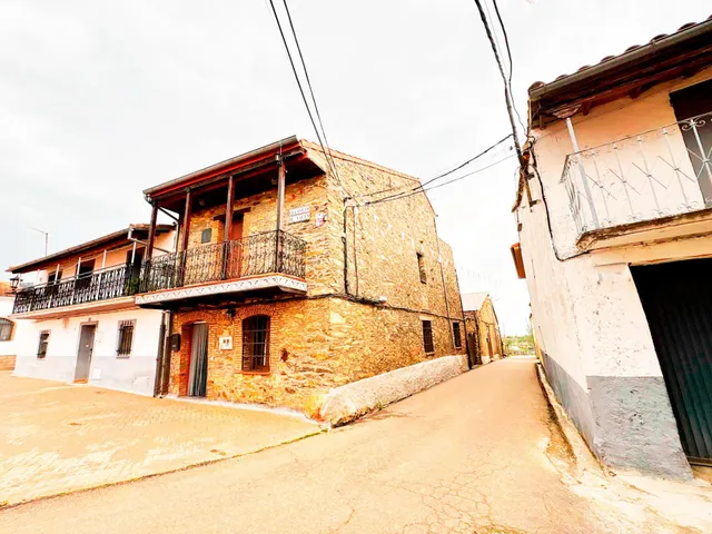 Urbis te ofrece una casa en venta en Navarredonda de la Rinc