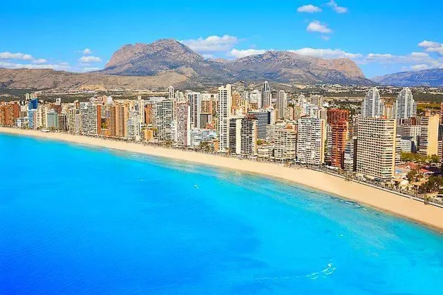 HOTEL 3* POSIBILIDAD 4* EN BENIDORM 300M PLAYA