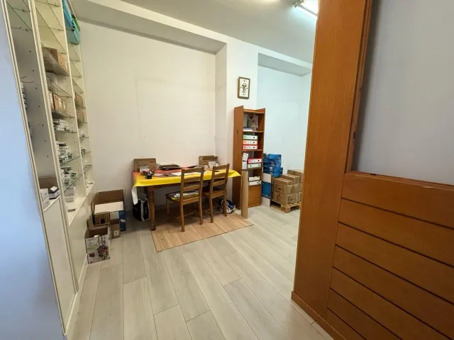 ¡¡OPORTUNIDAD!! LOCAL DE 80M2 EN TOMAS ALONSO — 18