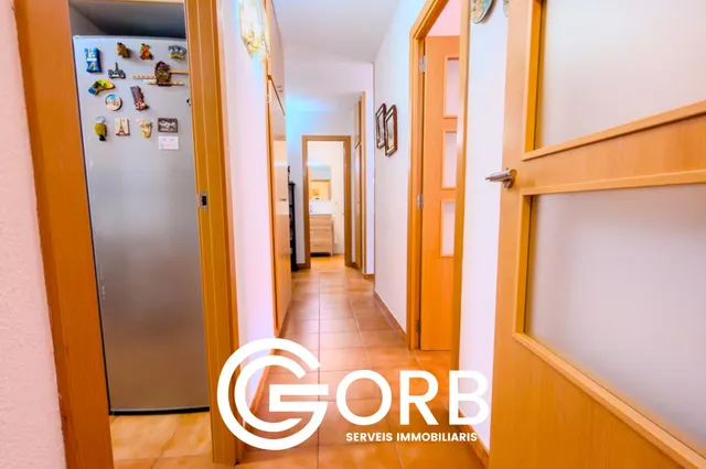 Amplio piso con vistas al mar, 4 habitaciones, ascensor y parking incluido en ronda rocablanca — 8