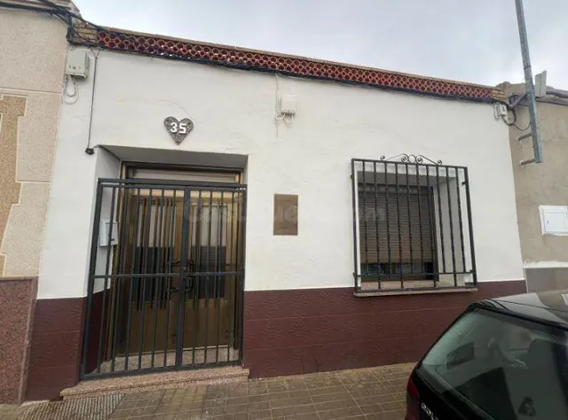 SE VENDE casa OKUPA en C Tordesillas de Tomelloso - foto 4