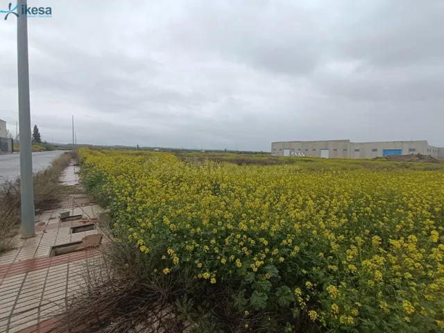 Terreno industrial de 4.096 metros — 2