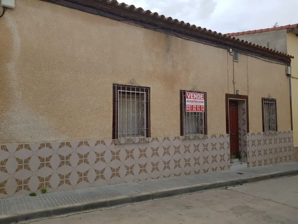 CASA EN EL CENTRO DE PUEBLONUEVO