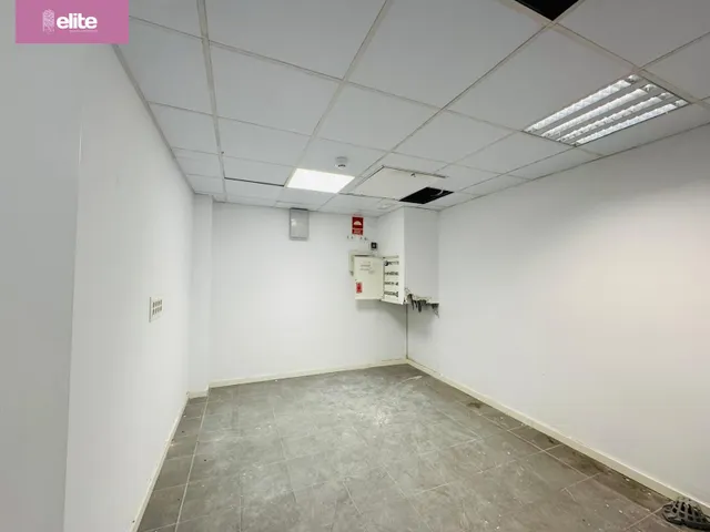 MAGNIFICO LOCAL COMERCIAL EN PLENO CENTRO DE JEREZ — 23