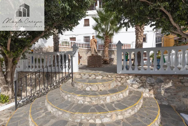 PRECIOSA CASA DE 3 PLANTAS CON PATIO Y VISTAS A LA MONTAÑA EN JETE — 22