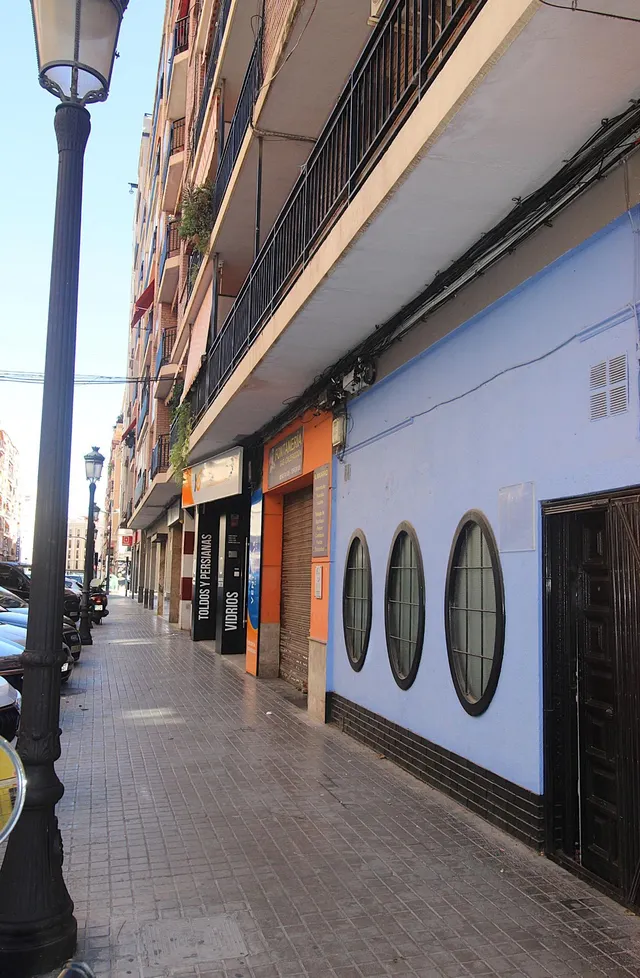 Alquiler de local comercial en Monteolivete. — 13