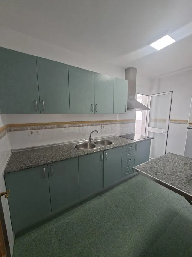 Vivienda con terraza y vistas despejadas — 2