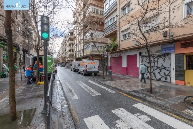 ¡Plaza de garaje en excelente ubicación! - CAMINO DE RONDA — 21