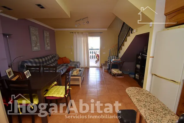 CHALET PAREADO CON TERRAZA Y GARAJE JUNTO A LA PLAYA — 16