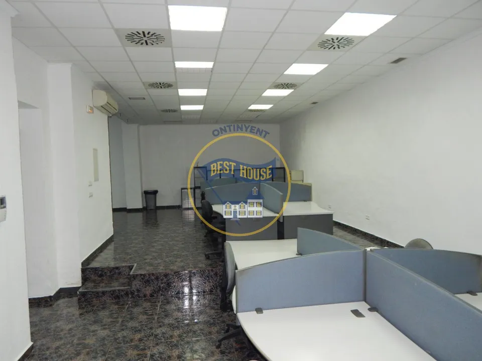 LOTE DE TRES LOCALES EN EL LLOMBO