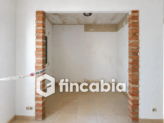 Casa independiente para reformar con jardín y garaje en Maçanet de la Selva — 42