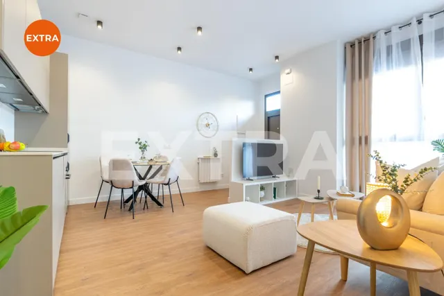 Amplio apartamento a estrenar, funcional y versátil, con zona de despacho, en una cuidada urbanización con piscina y jardines. — 19