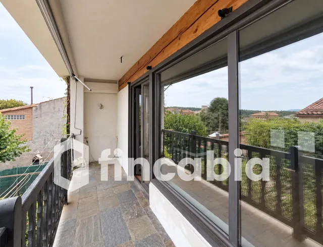Casa para reformar con patio, balcones y local en Breda — 18