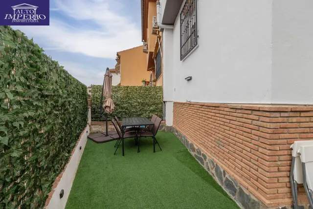 Encantadora Casa Reformada en Ogijares con Vistas y Espacios para Disfrutar — 36